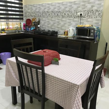 קואלה טרנגאנו Homestay Talina מראה חיצוני תמונה